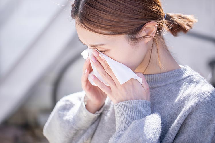 目がかゆいイメージ写真