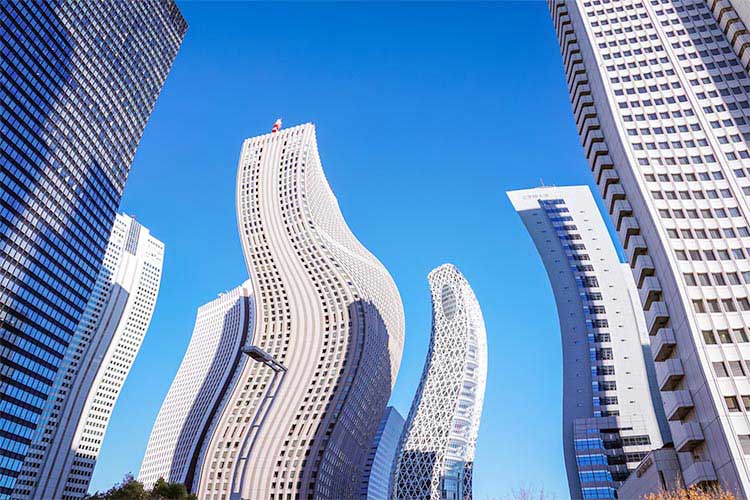 歪んで見えるイメージ写真